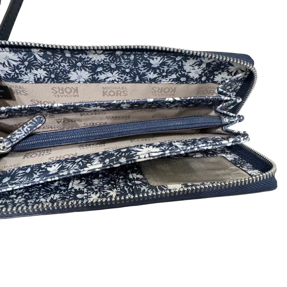 Michael Kors‎ Jet Set Travel Wallet Womens OS Navy Blue  Floral Wristlet